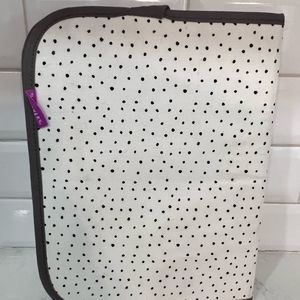 LOVEVERY Travel Card Holder with black and white cards